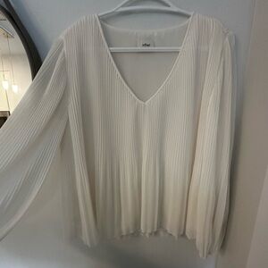 Aritzia white blouse size Small